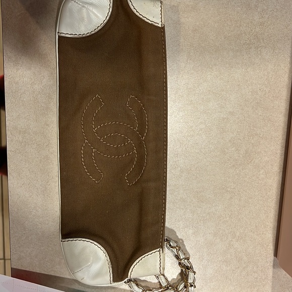 CHANEL - Picture 7 of 7